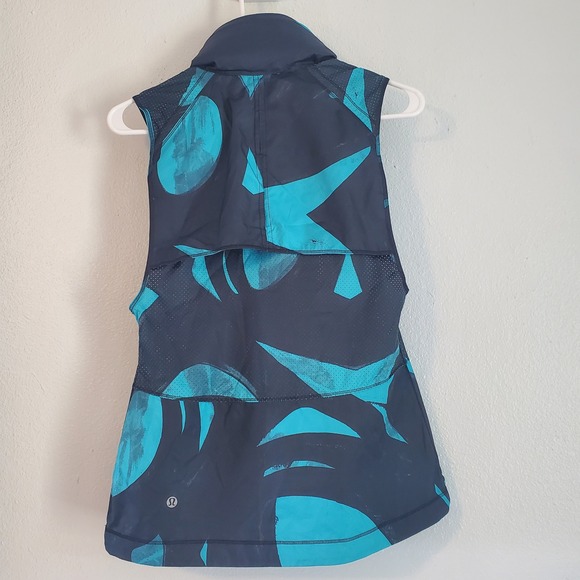 Lululemon Athletica Pack It Run Vest Full Zip Sleeveless Hood Lightweight Size 4 - Picture 7 of 10